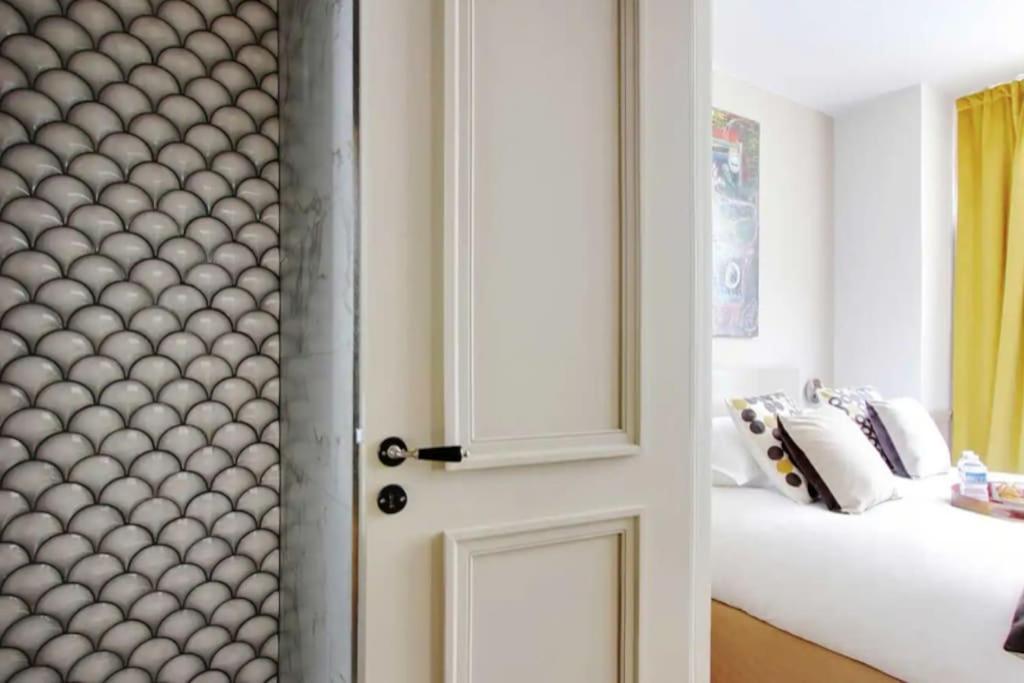 V Vast Apartment, Steps From Place Des Vosges Ac Apartment