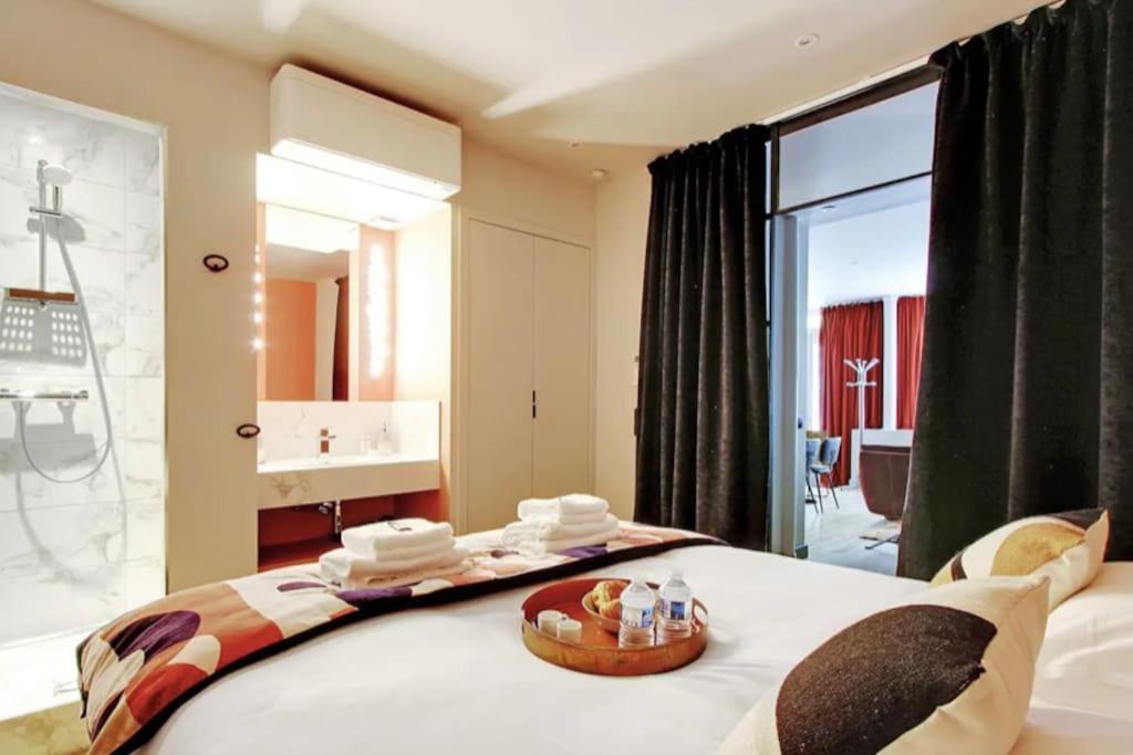 V Vast Apartment, Steps From Place Des Vosges Ac Apartment